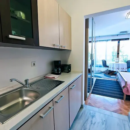 Apartmán Rose Apartment - Sea View - No 4 *