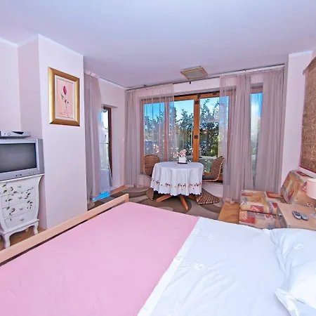 Apartmán Rose Apartment - Sea View - No 4 *